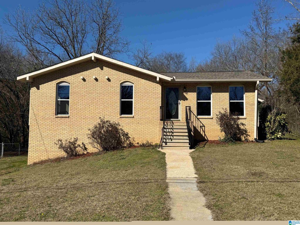 1004 SANDYBROOK CIRCLE, Brookside, AL 35214