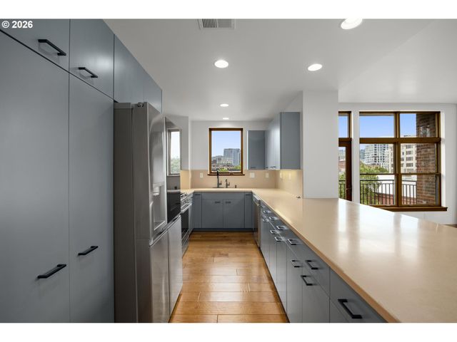 820 Nw 12TH Ave 518, Portland, OR 97209