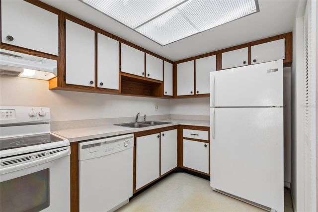 3280 37TH WAY S B, St Petersburg, FL 33711