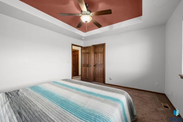 707 Brannon Dr, Harrisburg, SD 57032