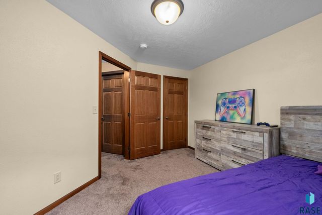 707 Brannon Dr, Harrisburg, SD 57032