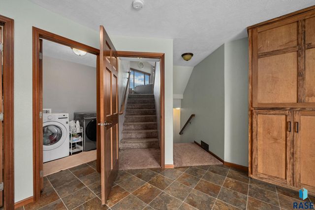 707 Brannon Dr, Harrisburg, SD 57032