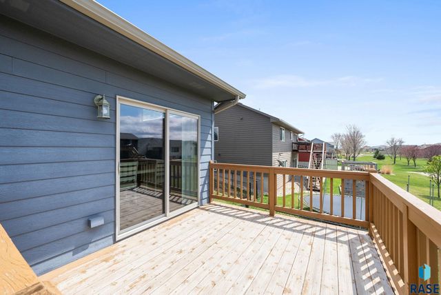 707 Brannon Dr, Harrisburg, SD 57032