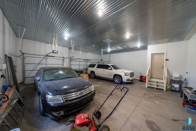 707 Brannon Dr, Harrisburg, SD 57032