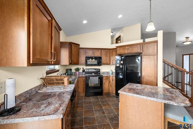 707 Brannon Dr, Harrisburg, SD 57032