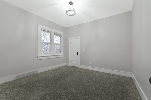 921 4th Street N, Fargo, ND 58102