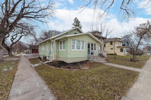 921 4th Street N, Fargo, ND 58102
