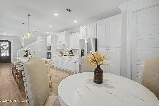 6812 Enclave Lane, Ocean Springs, MS 39564