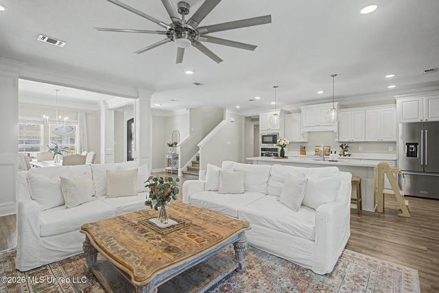 6812 Enclave Lane, Ocean Springs, MS 39564
