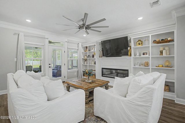 6812 Enclave Lane, Ocean Springs, MS 39564