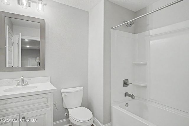 6812 Enclave Lane, Ocean Springs, MS 39564