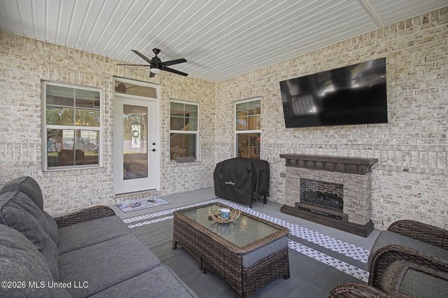 6812 Enclave Lane, Ocean Springs, MS 39564