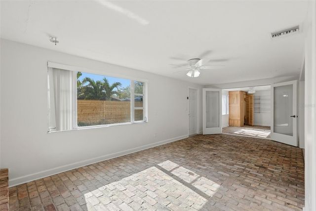 3391 WALNUT STREET NE, St Petersburg, FL 33704