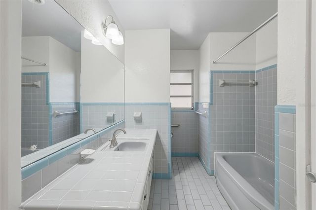 3391 WALNUT STREET NE, St Petersburg, FL 33704