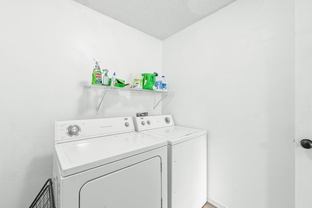 10509 W Yosemite, Wichita, KS 67215