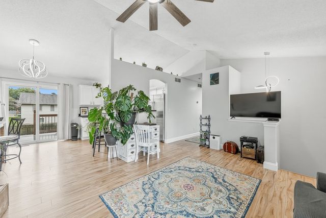 10509 W Yosemite, Wichita, KS 67215