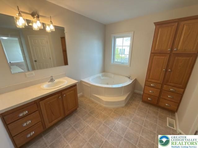 636 San Simeon Place, Forks Twp, PA 18040