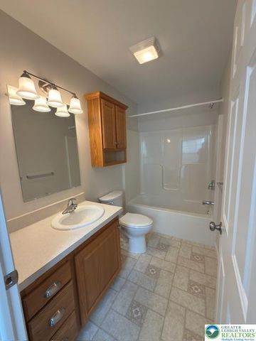 636 San Simeon Place, Forks Twp, PA 18040