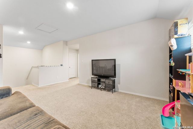 449 Ida Loop, Seguin, TX 78155