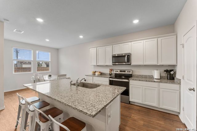 449 Ida Loop, Seguin, TX 78155