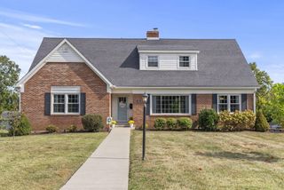 304 E Meadow Lane, Cynthiana, KY 41031