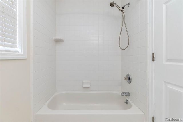 2723 Grayson Street, Ferndale, MI 48220