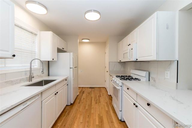 2723 Grayson Street, Ferndale, MI 48220