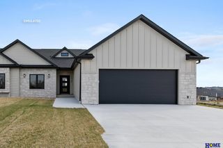 7940 S 42nd Street, Lincoln, NE 68516