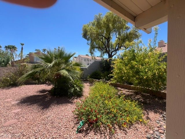 6105 Flaming Arrow Road, North Las Vegas, NV 89031