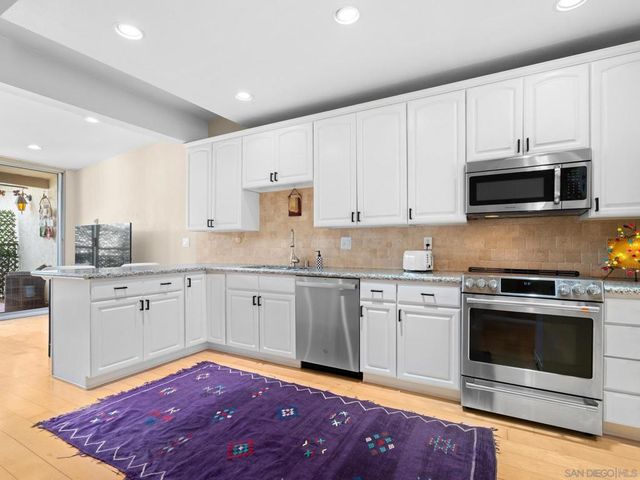 2400 Altisma Way B, Carlsbad, CA 92009