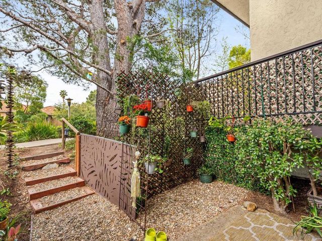 2400 Altisma Way B, Carlsbad, CA 92009