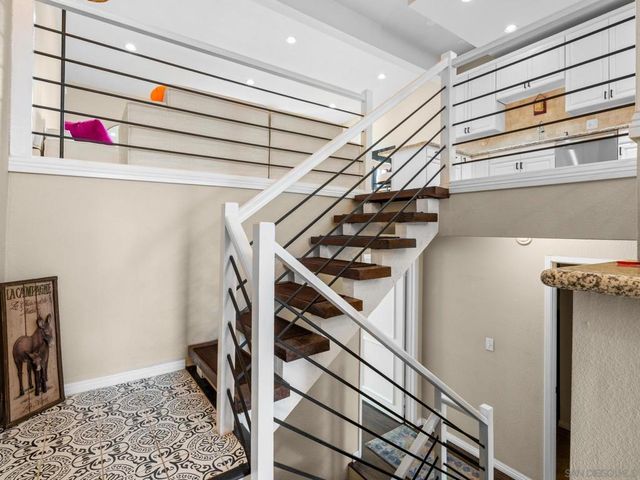 2400 Altisma Way B, Carlsbad, CA 92009