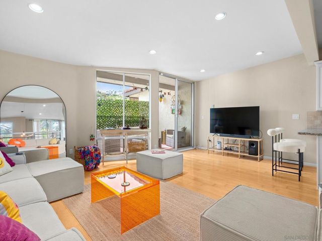 2400 Altisma Way B, Carlsbad, CA 92009