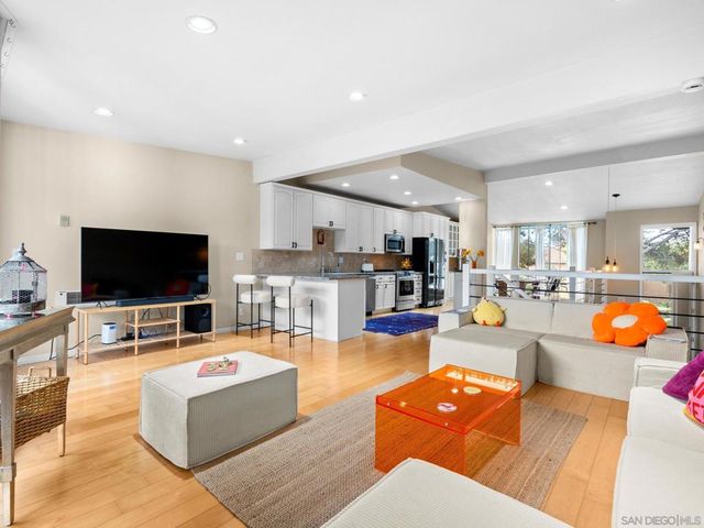 2400 Altisma Way B, Carlsbad, CA 92009