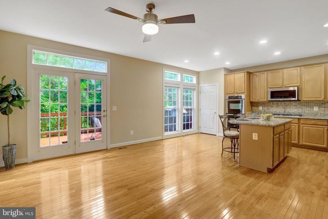 4694 HELEN WINTER TER, Alexandria, VA 22312
