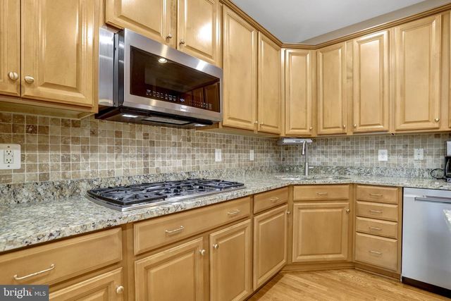 4694 HELEN WINTER TER, Alexandria, VA 22312