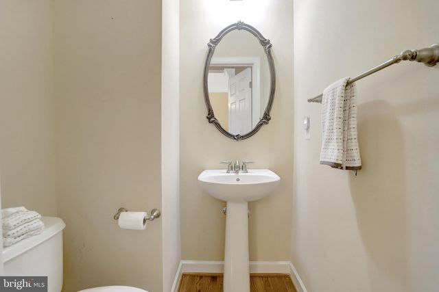 4694 HELEN WINTER TER, Alexandria, VA 22312