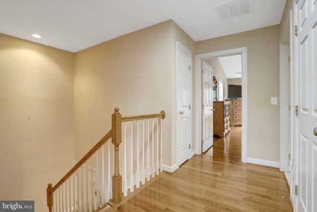 4694 HELEN WINTER TER, Alexandria, VA 22312