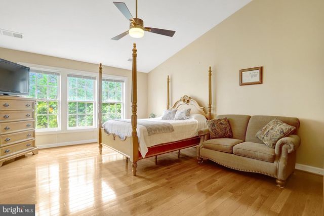 4694 HELEN WINTER TER, Alexandria, VA 22312