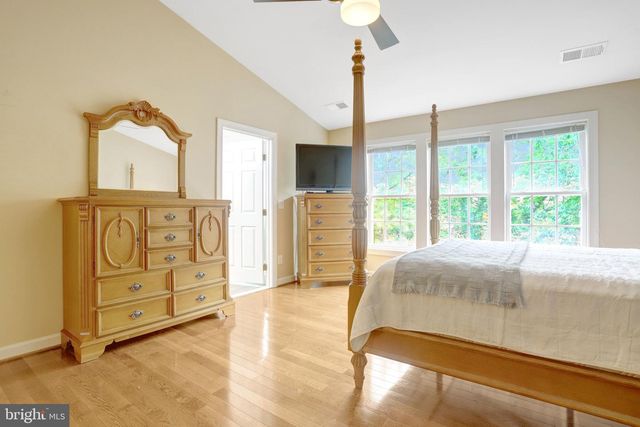 4694 HELEN WINTER TER, Alexandria, VA 22312