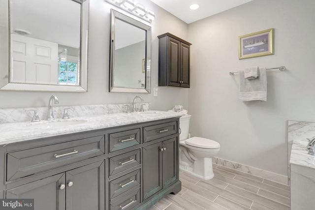 4694 HELEN WINTER TER, Alexandria, VA 22312