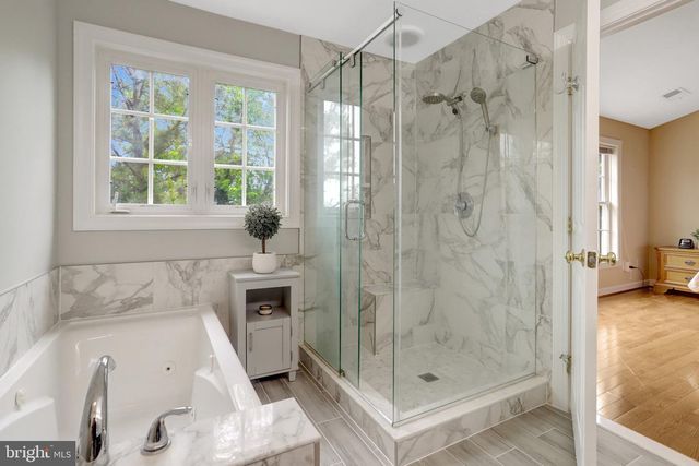4694 HELEN WINTER TER, Alexandria, VA 22312