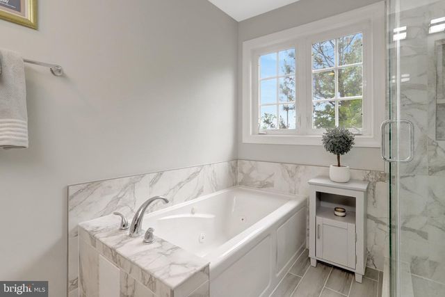 4694 HELEN WINTER TER, Alexandria, VA 22312