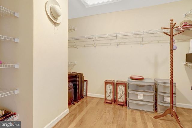 4694 HELEN WINTER TER, Alexandria, VA 22312