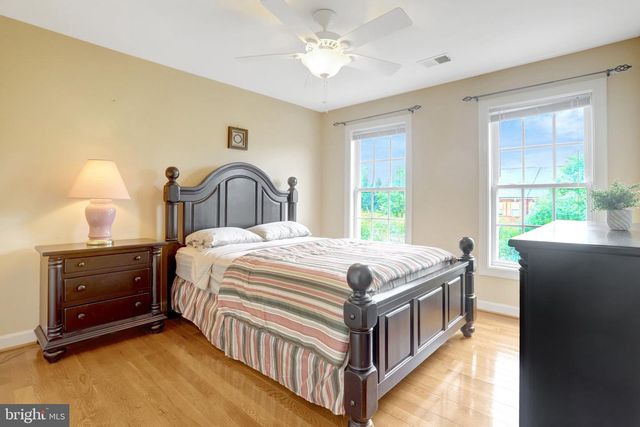 4694 HELEN WINTER TER, Alexandria, VA 22312