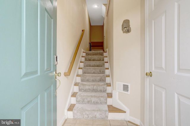 4694 HELEN WINTER TER, Alexandria, VA 22312