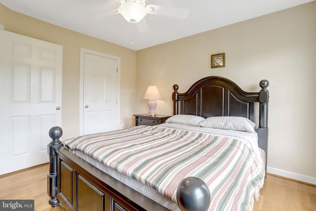 4694 HELEN WINTER TER, Alexandria, VA 22312