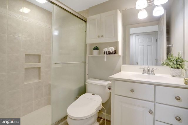 4694 HELEN WINTER TER, Alexandria, VA 22312