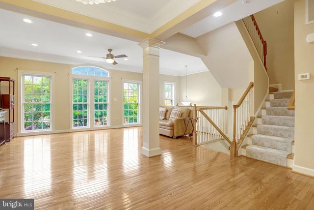 4694 HELEN WINTER TER, Alexandria, VA 22312