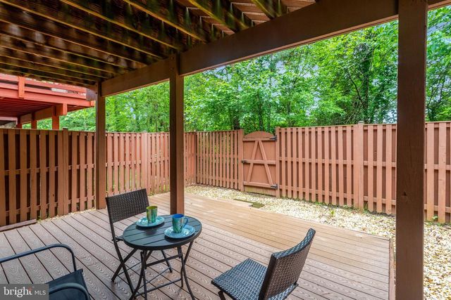 4694 HELEN WINTER TER, Alexandria, VA 22312